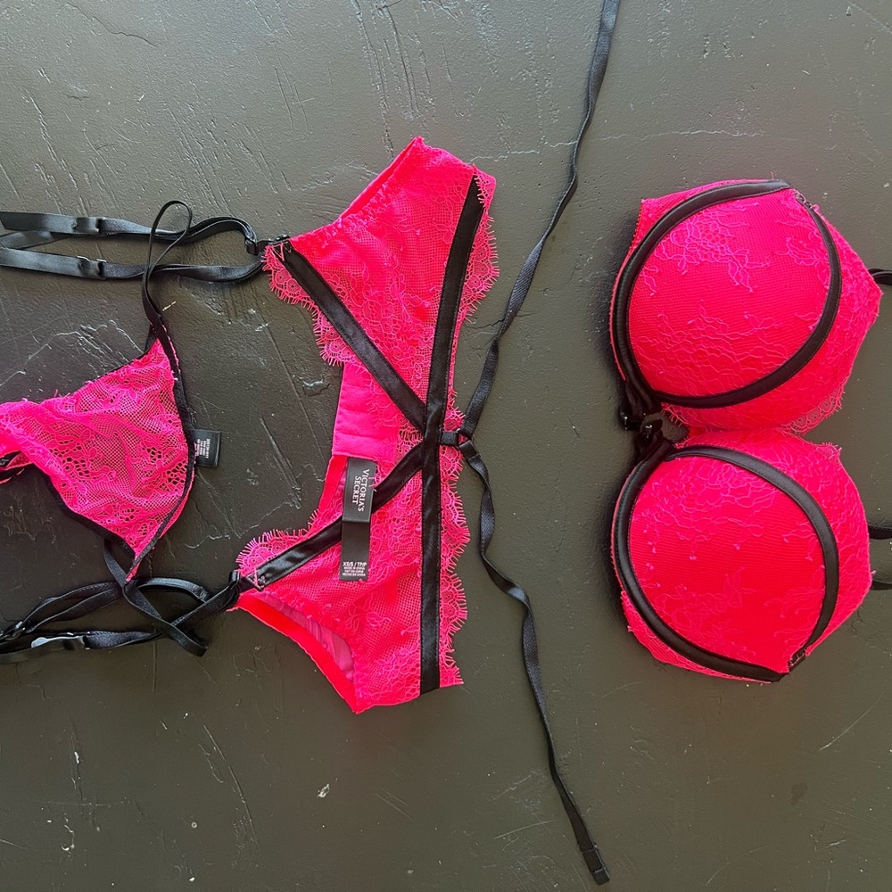 Victoria's Secret Pink and Black Bra Set Intimates